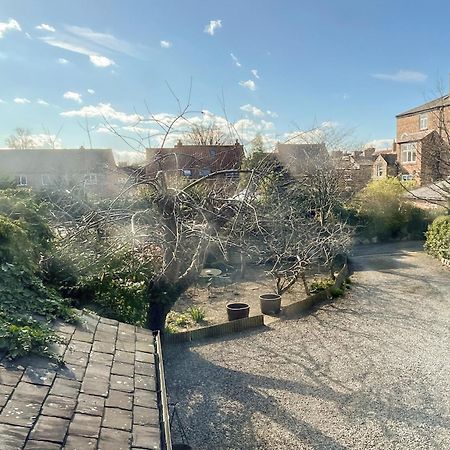 The Old Coach House Villa York Exterior photo